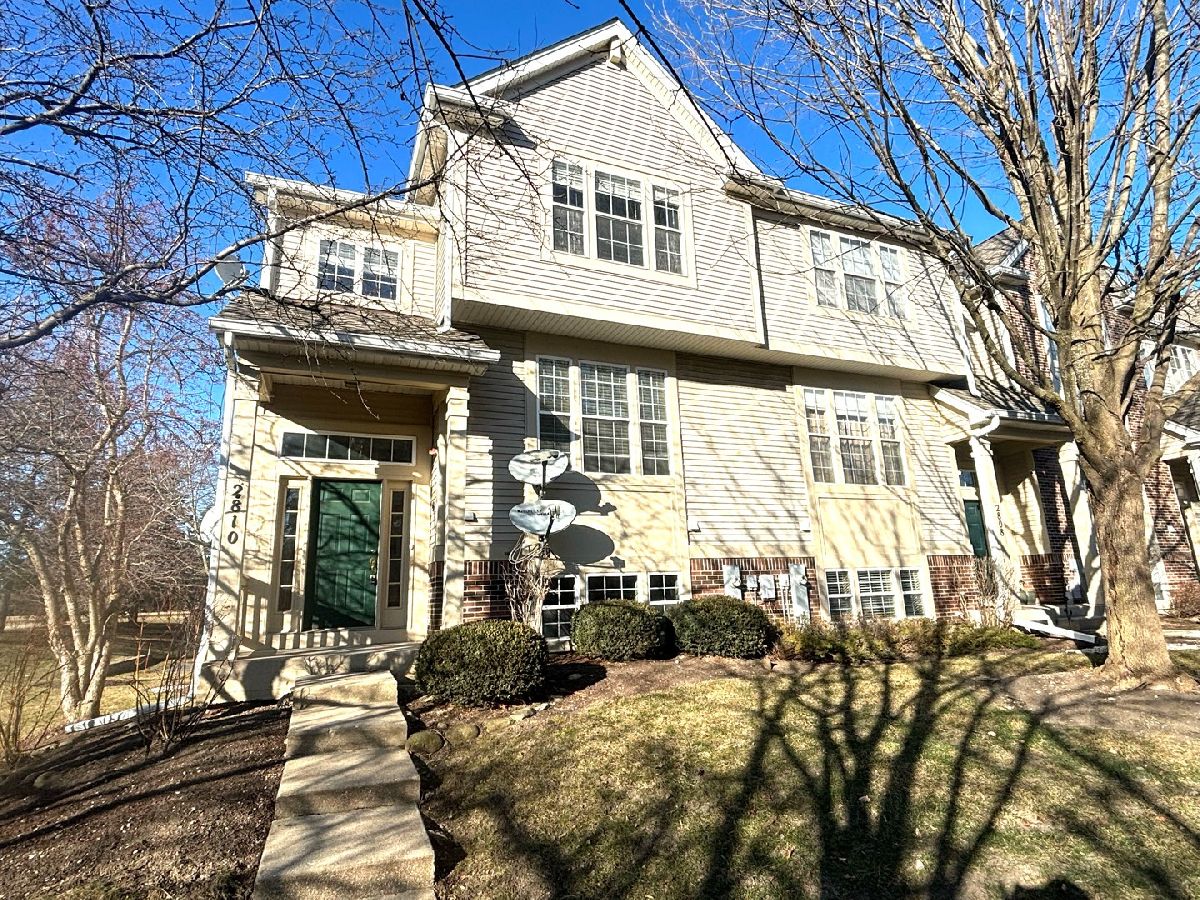 Townhomes & Homes Sold Greenwood Place Arlington Heights Illinois, 2810 Greenwood