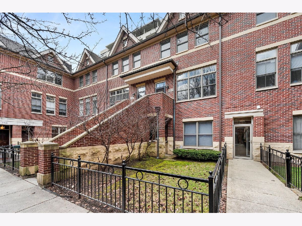 Townhomes & Condos Sold Commonwealth Chicago Illinois, 1938 Prairie