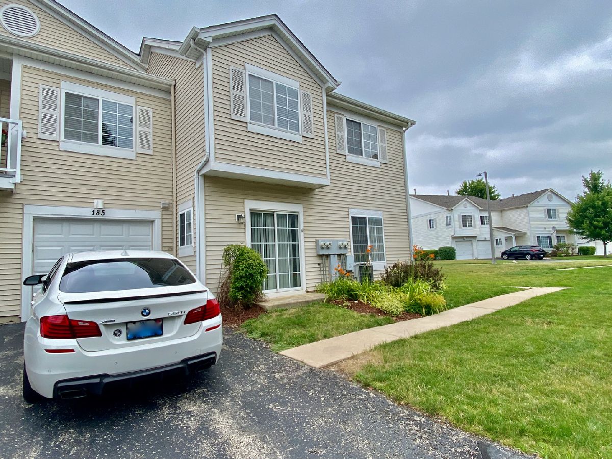 Townhomes & Condos Rented Heather Glen Aurora Illinois, 185 Oakhurst