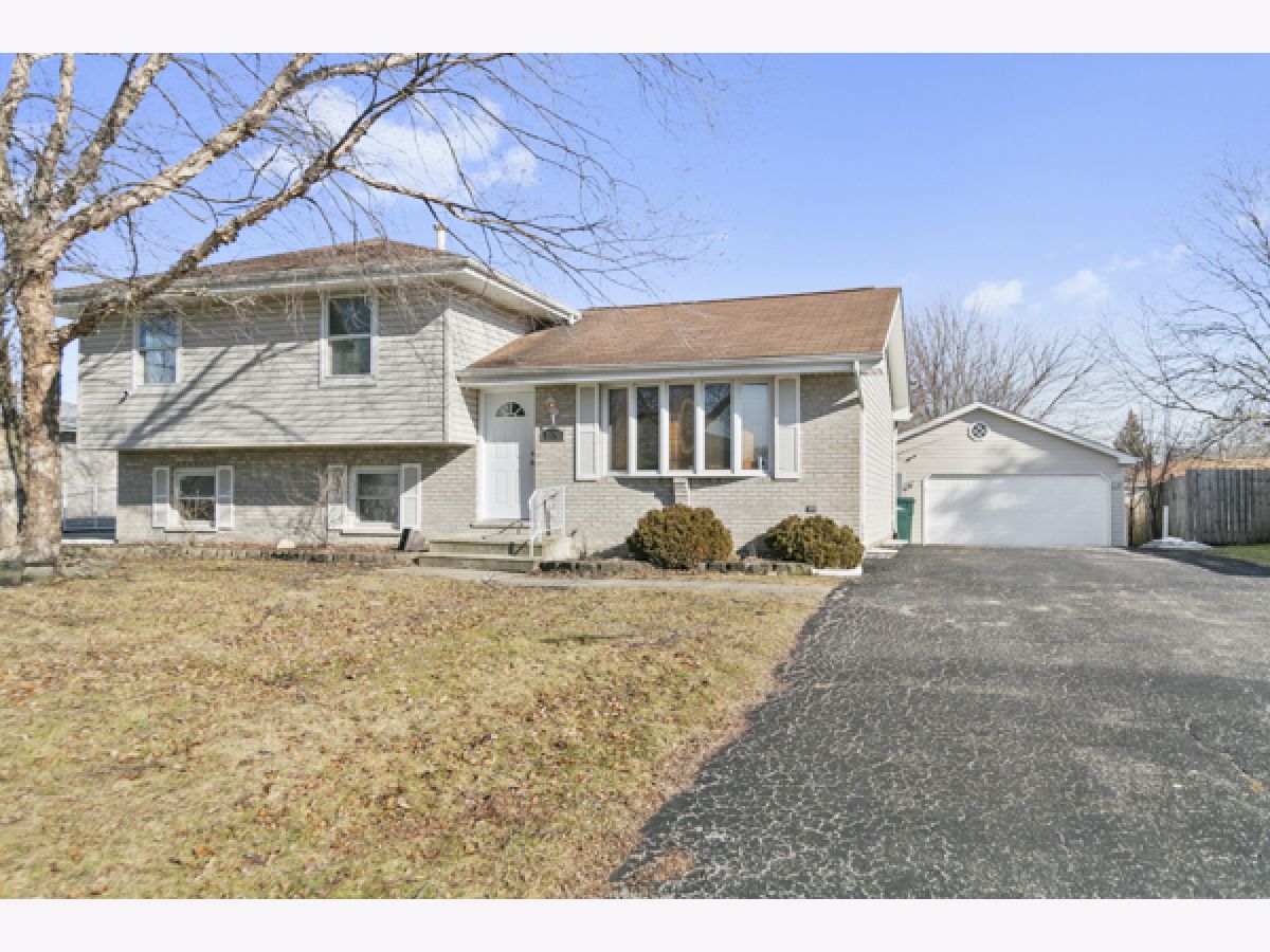 Homes Rented Mayfair Plainfield Illinois, 2506 Labrecque