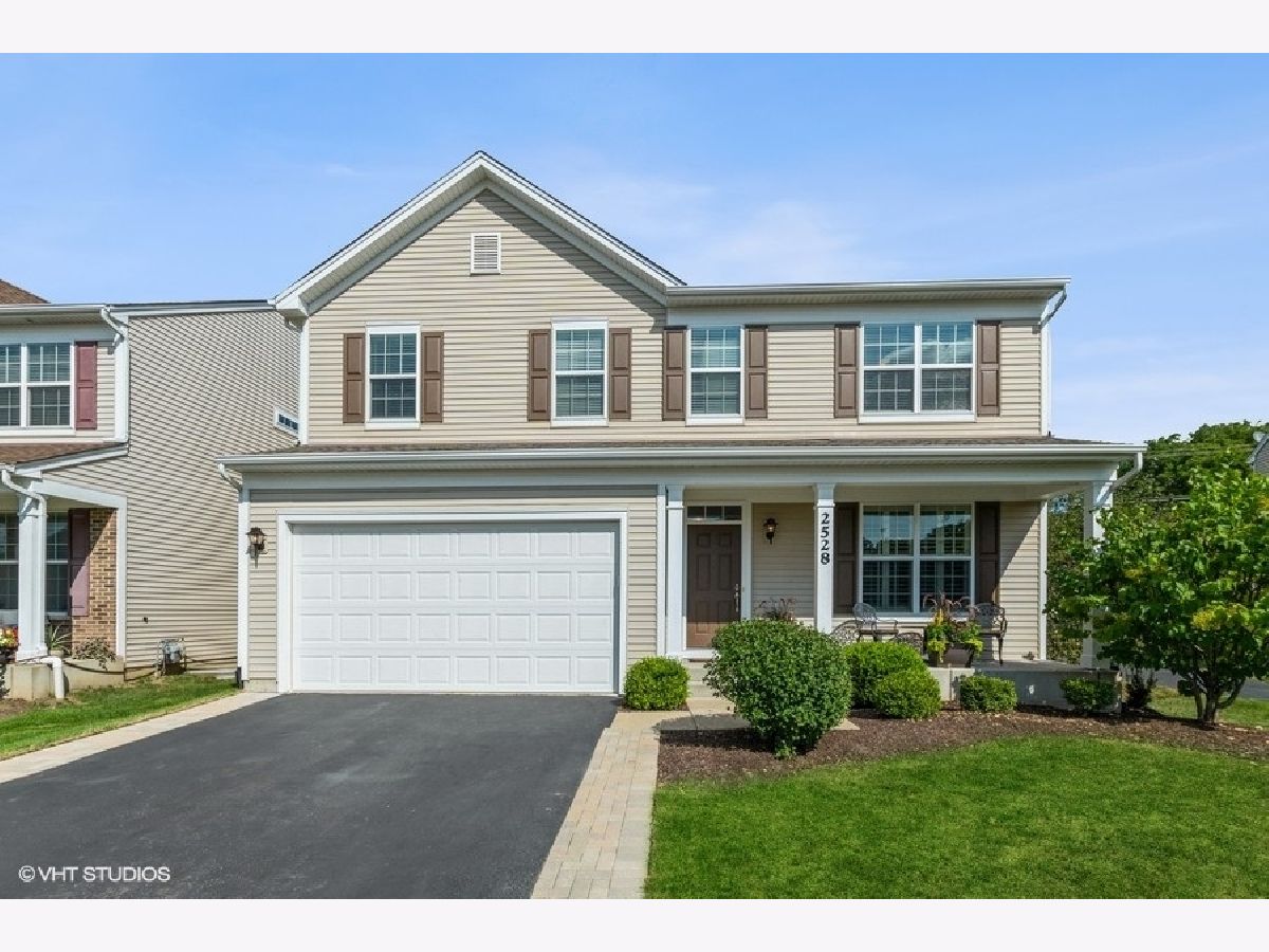 Homes Rented Arbor Trails Lisle Illinois, 2528 Northwood