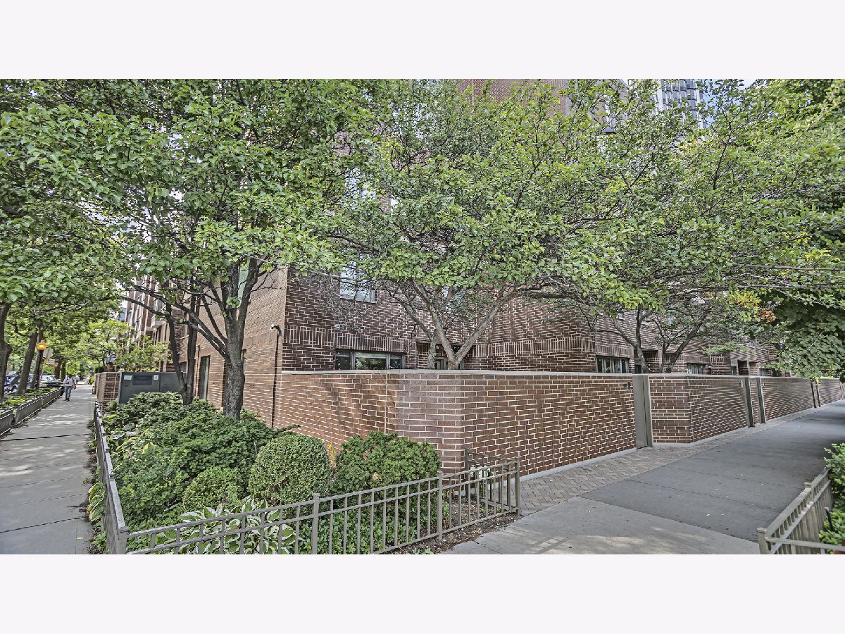 Townhomes Sold Eugenie Terrace Chicago Illinois, 1720 Lasalle