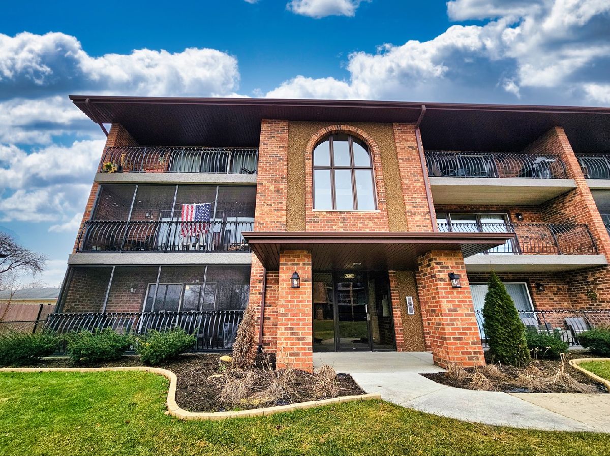 Condominiums Sold Heritage Creek Palos Hills Illinois, 8205 Millstone