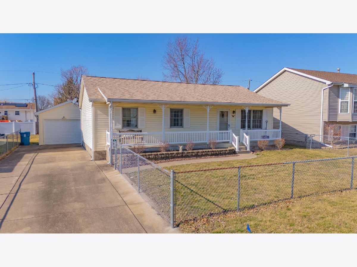Homes & Condos & Townhomes Sold Westview Pontiac Illinois, 1305 Nixon
