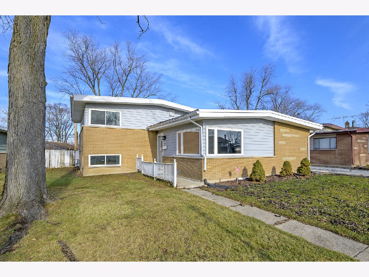 Homes & Condos & Townhomes Sold Bradley Terrace Chicago Heights Illinois, 339 Sandra