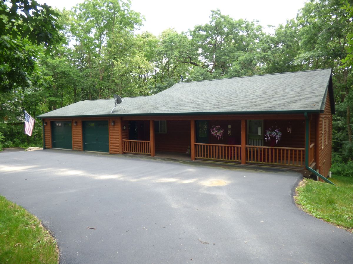  Sold Apple River Illinois, 7A32 Broken Lance