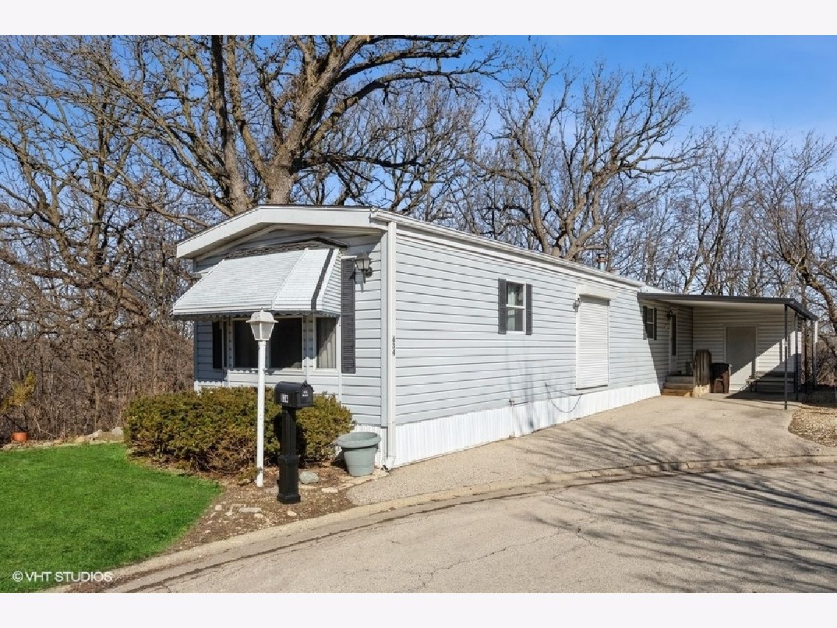 Subdivision Sold Oakbrook Estates Crystal Lake Illinois, 634 Hillcrest