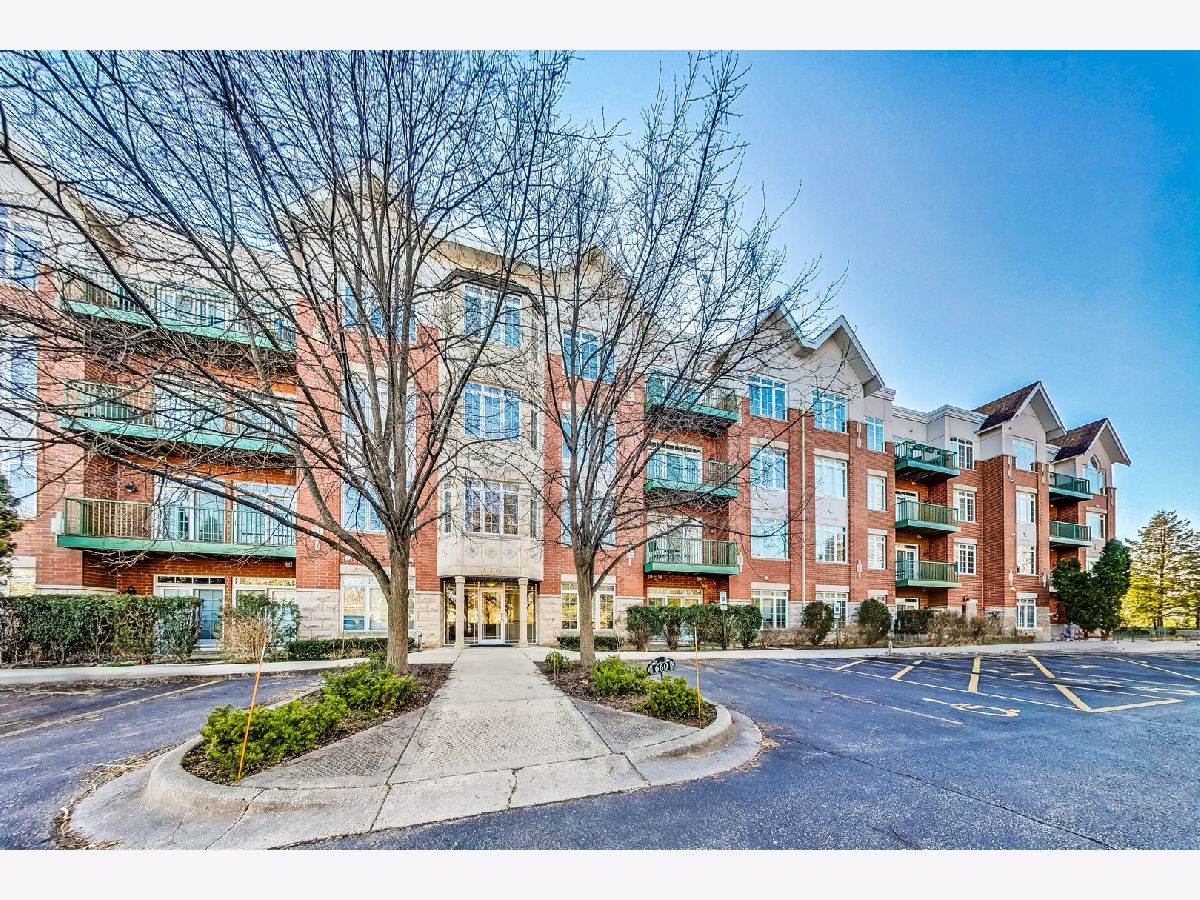 Condominiums Sold Park Point Wheeling Illinois, 660 Mchenry