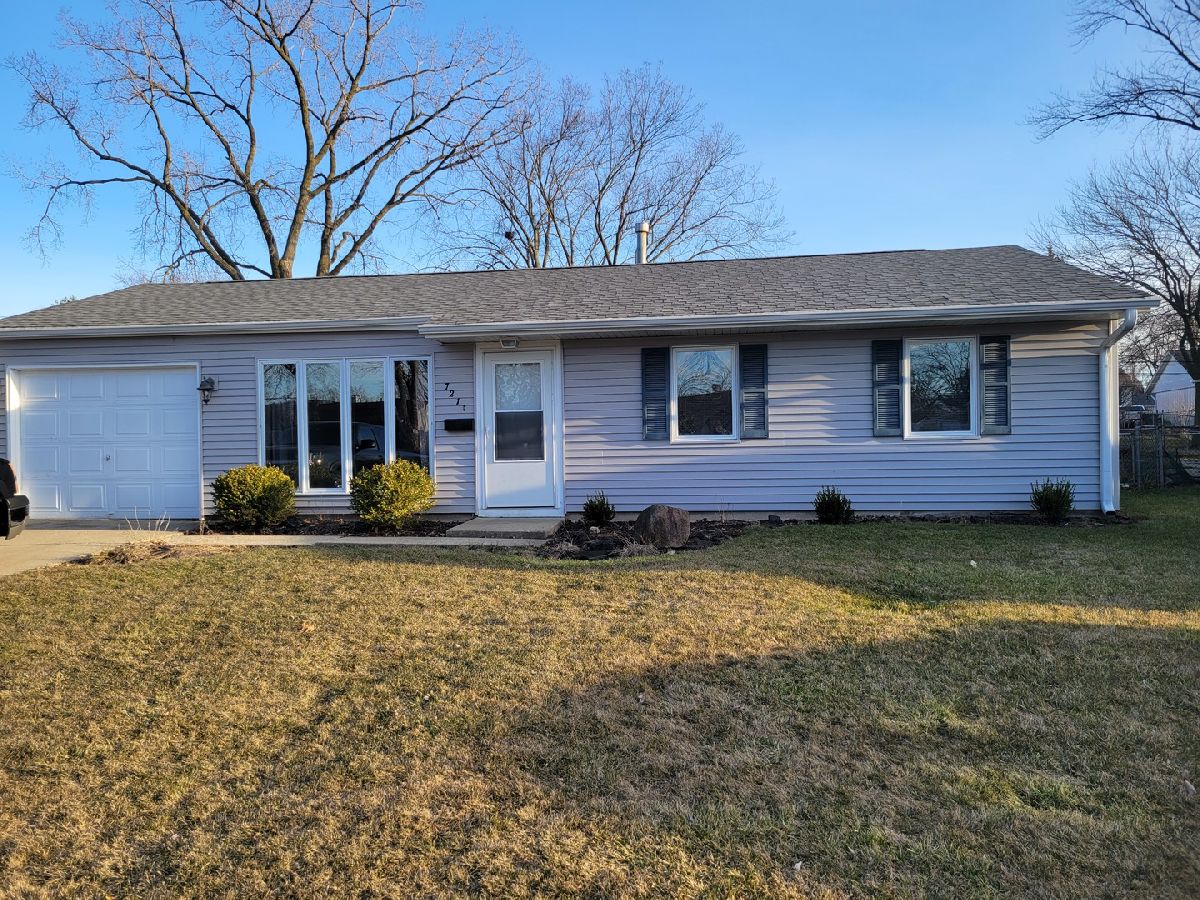 Homes & Townhomes Rented Woodland Heights Streamwood Illinois, 721 Russet