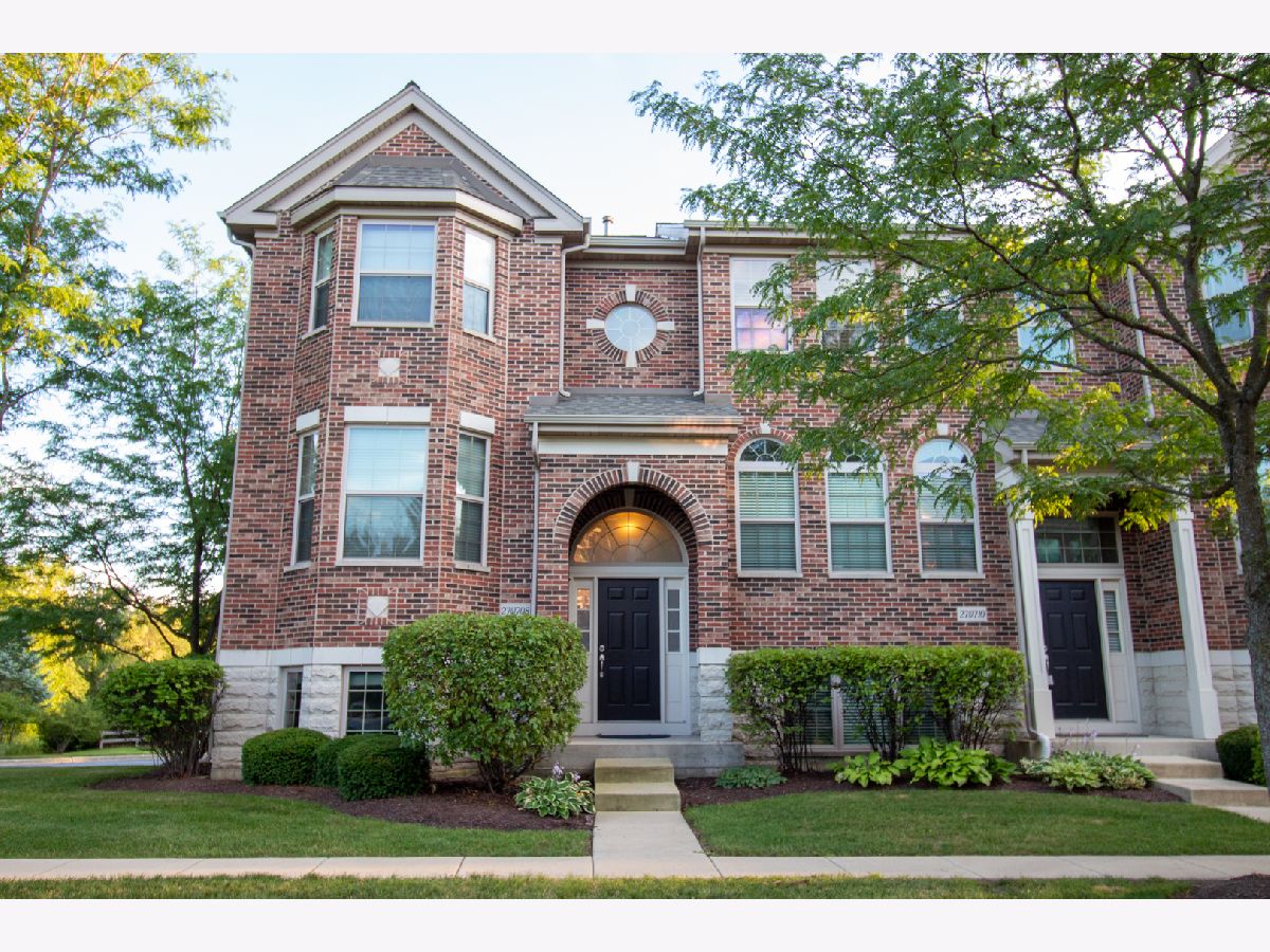 Townhomes Rented Shelburne Farms Winfield Illinois, 27W708 Meadowview