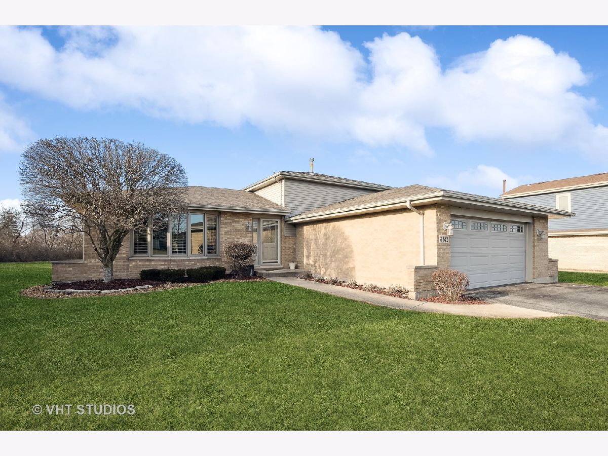 Homes & Townhomes & Condos Sold Cherry Hill Farms Tinley Park Illinois, 8542 Cherry Creek