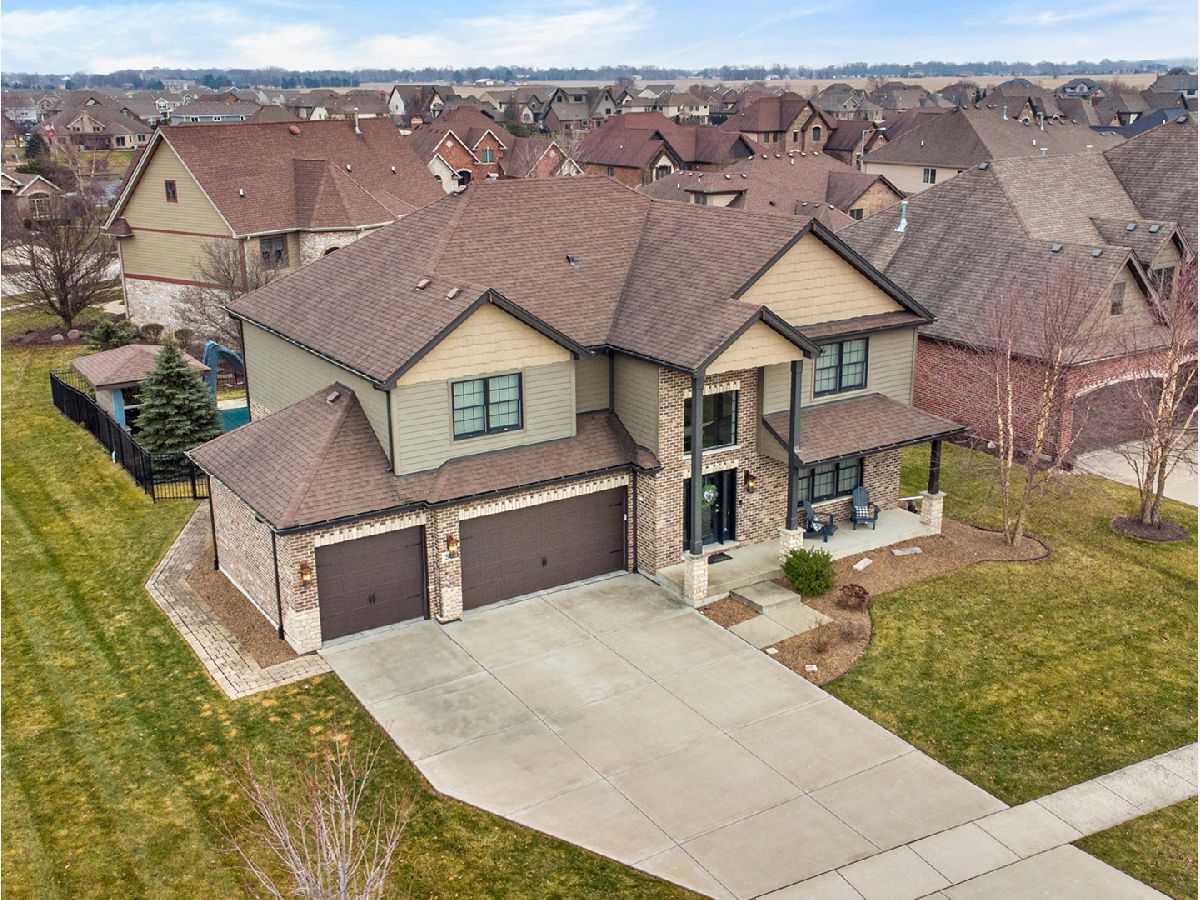 Homes Sold Waters Chase New Lenox Illinois, 2058 Water Chase