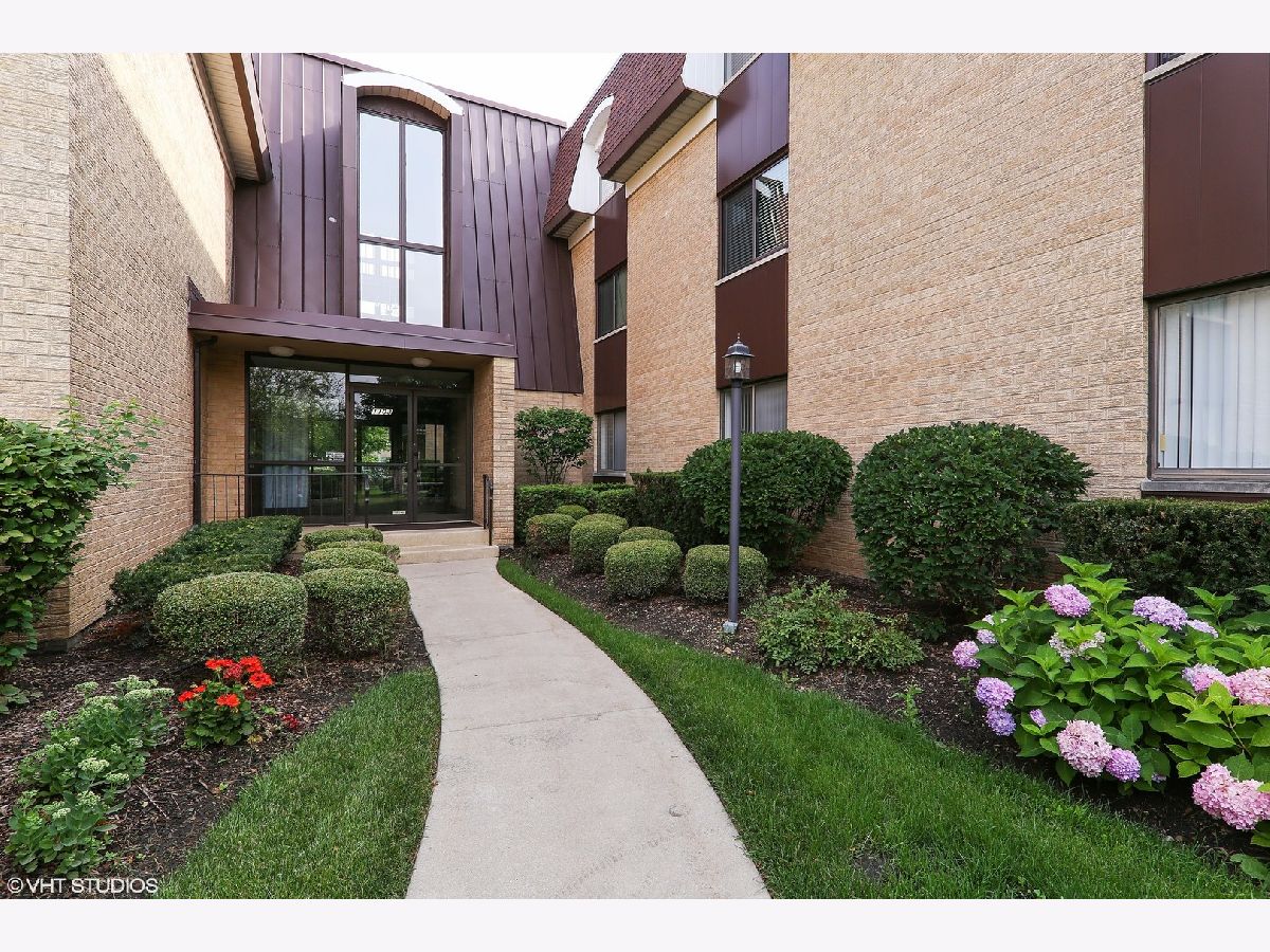 Condominiums Sold Mill Orchard Naperville Illinois, 1103 Mill