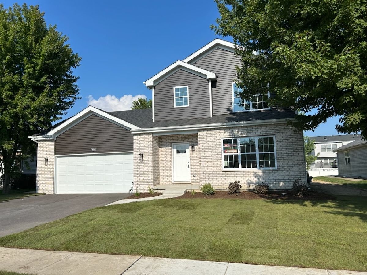 Homes & Townhomes For Sale Hunters Chase Beecher Illinois, 1439 Trailside Drive