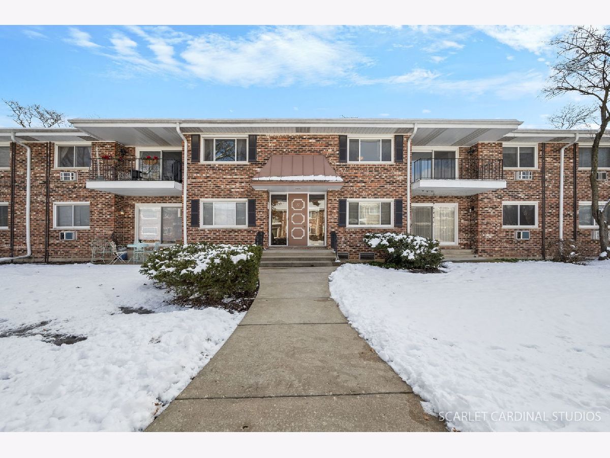 Condominiums Sold Woodglen Glen Ellyn Illinois, 37 Main