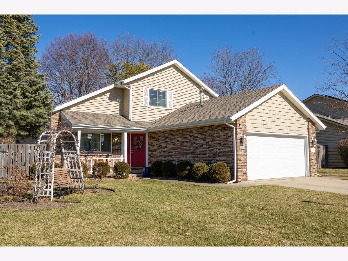 Homes & Condos & Townhomes Sold Lake Devonshire Champaign Illinois, 1514 Devonshire