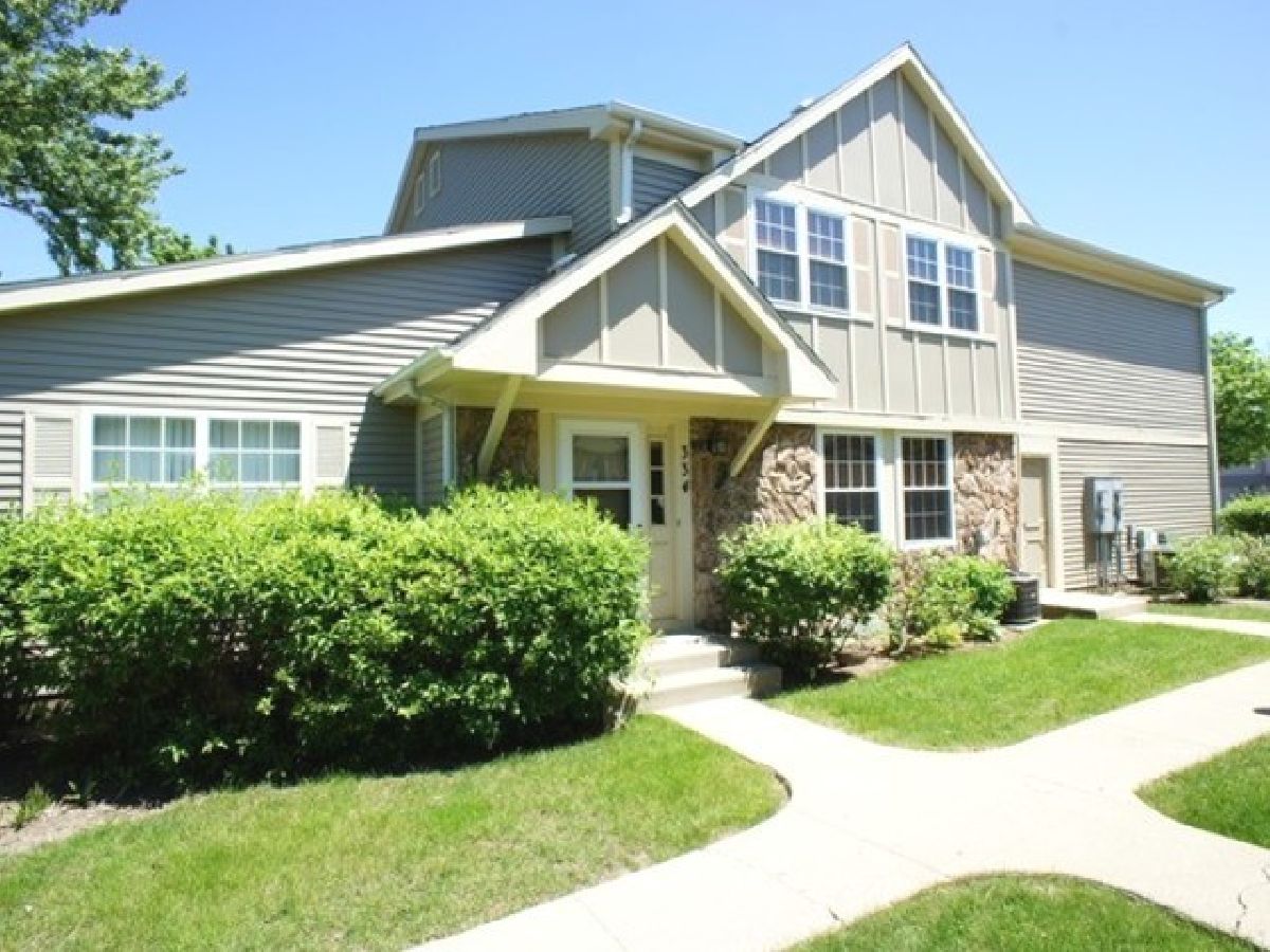 Townhomes & Condos Rented Westwood Vernon Hills Illinois, 334 Birchwood