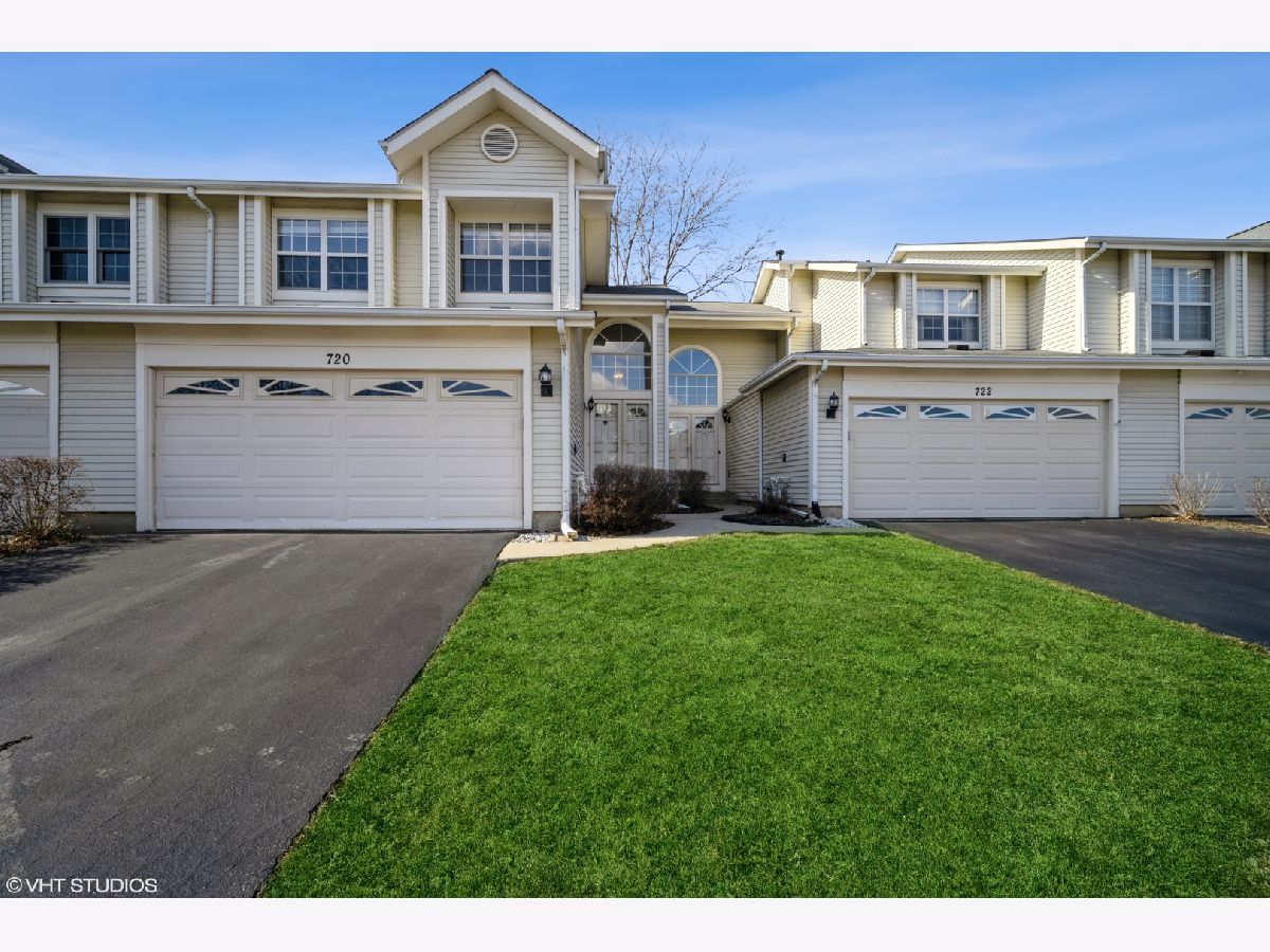 Townhomes & Homes Sold Weathersfield North Schaumburg Illinois, 720 Newbury