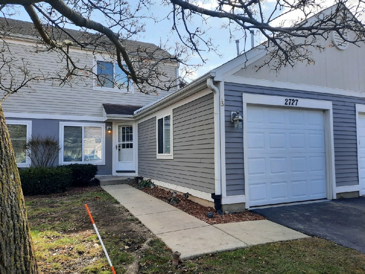 Townhomes Rented Cinnamon Glen Aurora Illinois, 2727 Wilshire