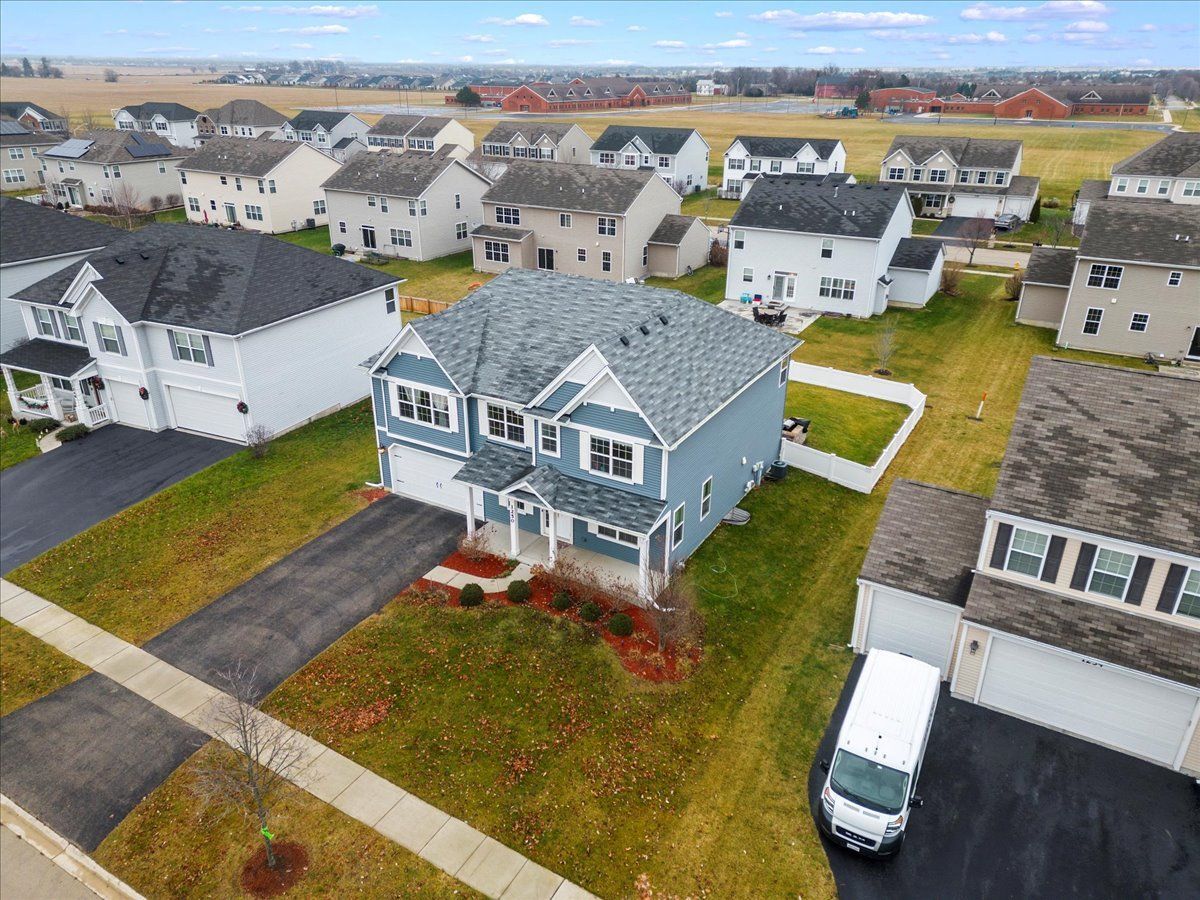 Homes Sold River Hills Bolingbrook Illinois, 1250 Winding