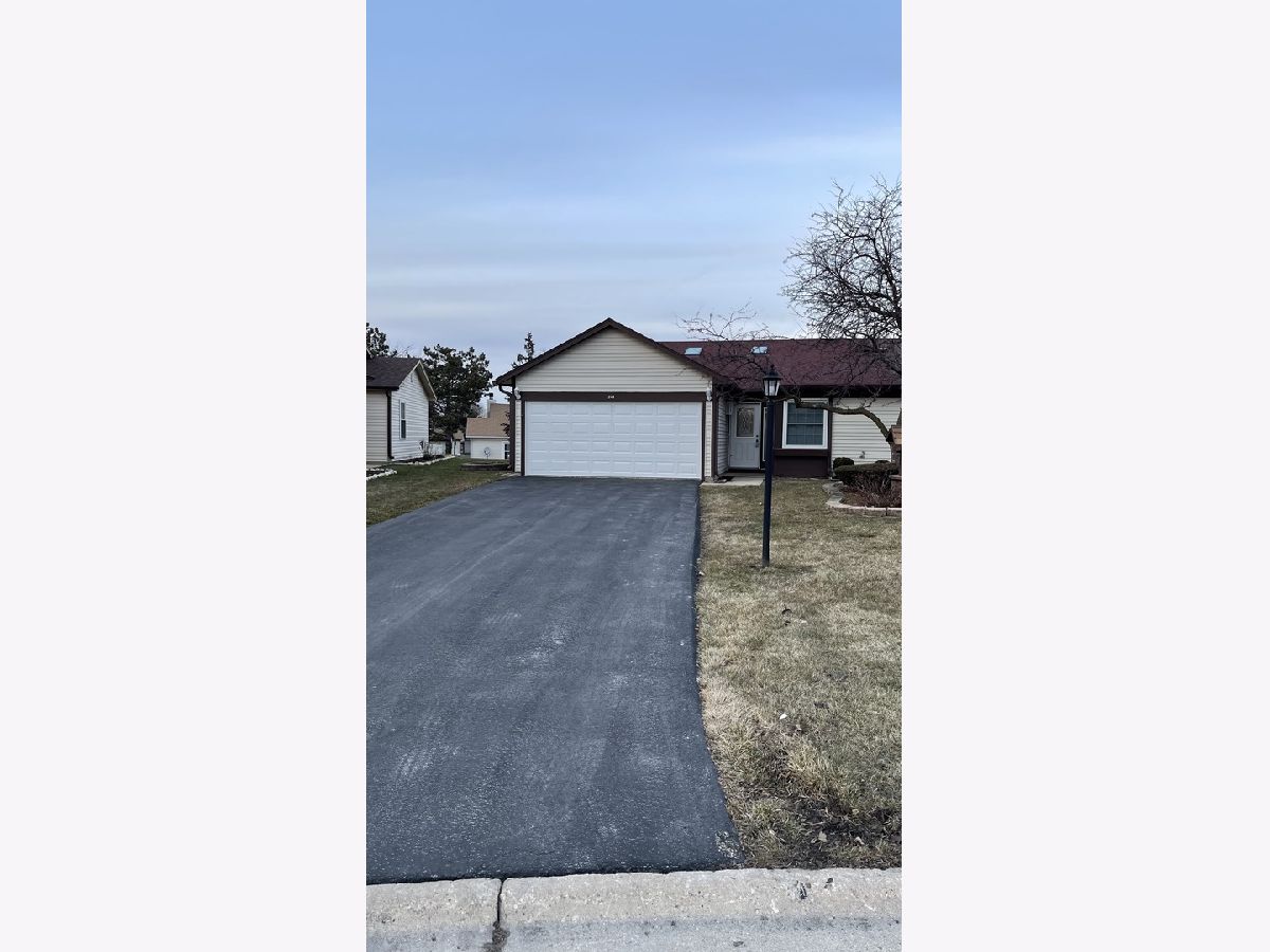 Townhomes & Condos & Homes Rented Streamwood Green Streamwood Illinois, 248 Whitewood