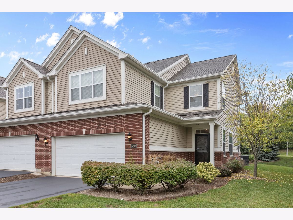 Townhomes Sold Savannah Crossing Aurora Illinois, 1298 Church