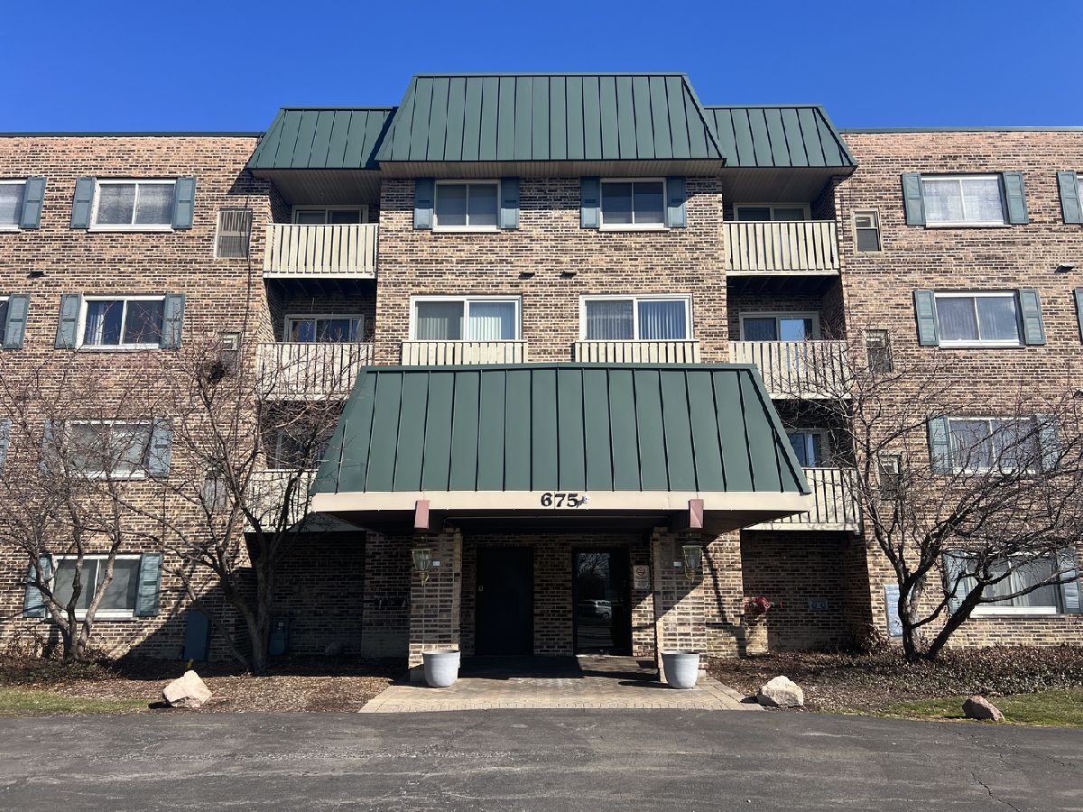 Condominiums Rented 12 Oaks Elk Grove Village Illinois, 675 Grove