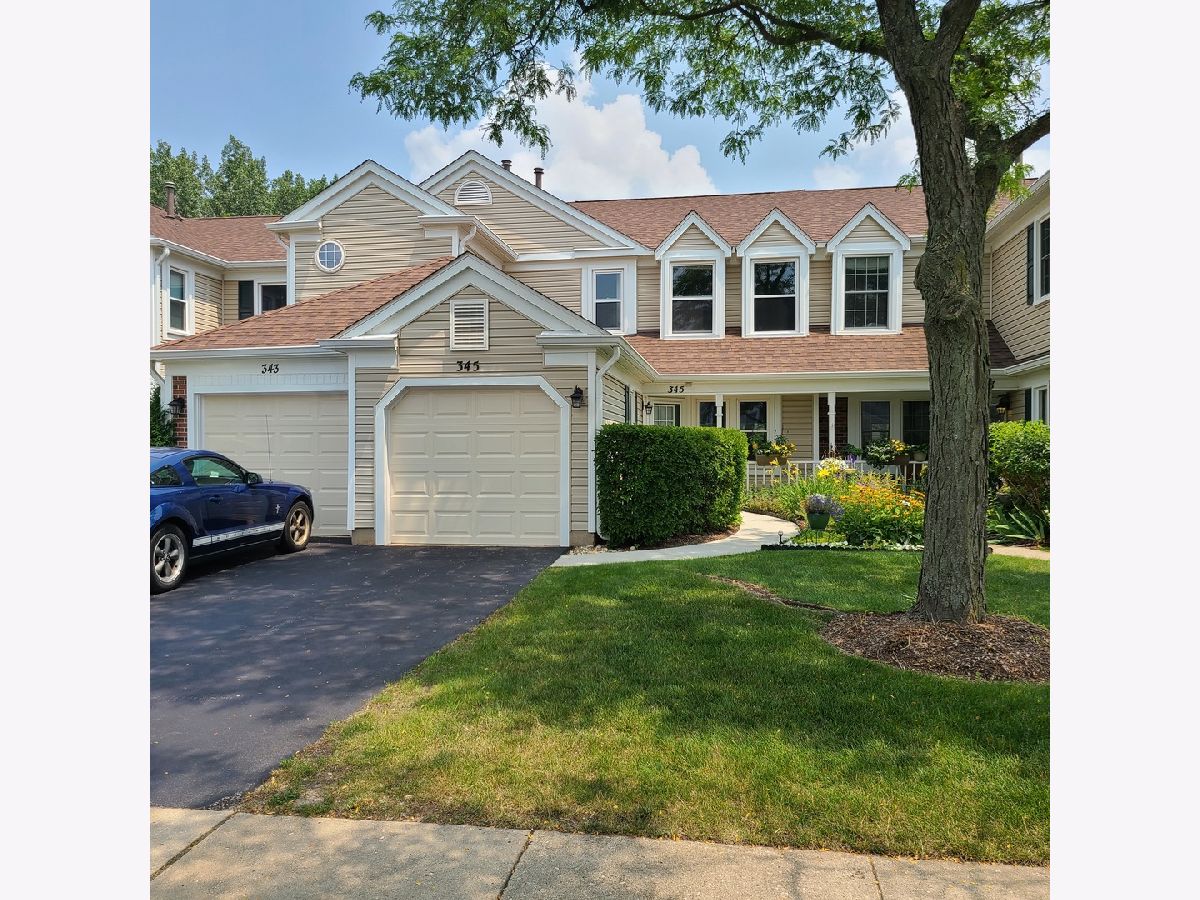 Townhomes & Condos Rented Hamptons Elk Grove Village Illinois, 345 University