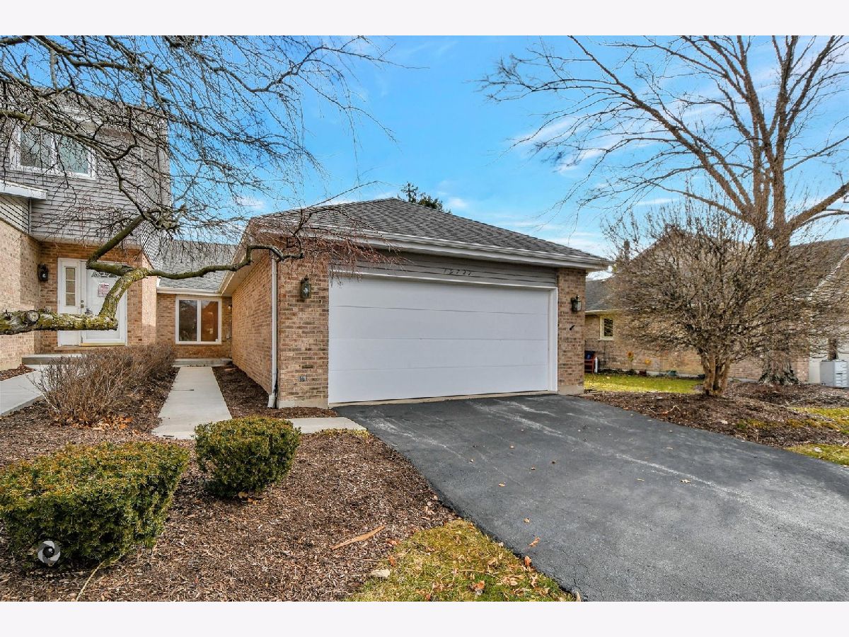 Townhomes Sold Oakbridge Mokena Illinois, 19727 Cambridge