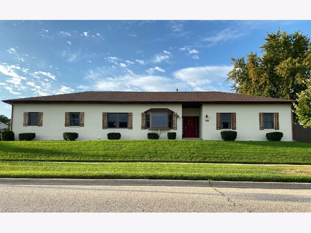 Homes & Condos & Townhomes Sold Highland East Bloomington Illinois, 2715 Clearwater