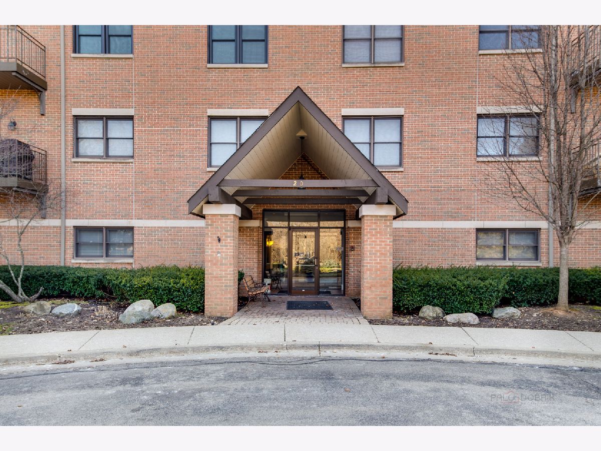 Condominiums Sold Hidden Lakes Lincolnshire Illinois, 20 Trafalgar