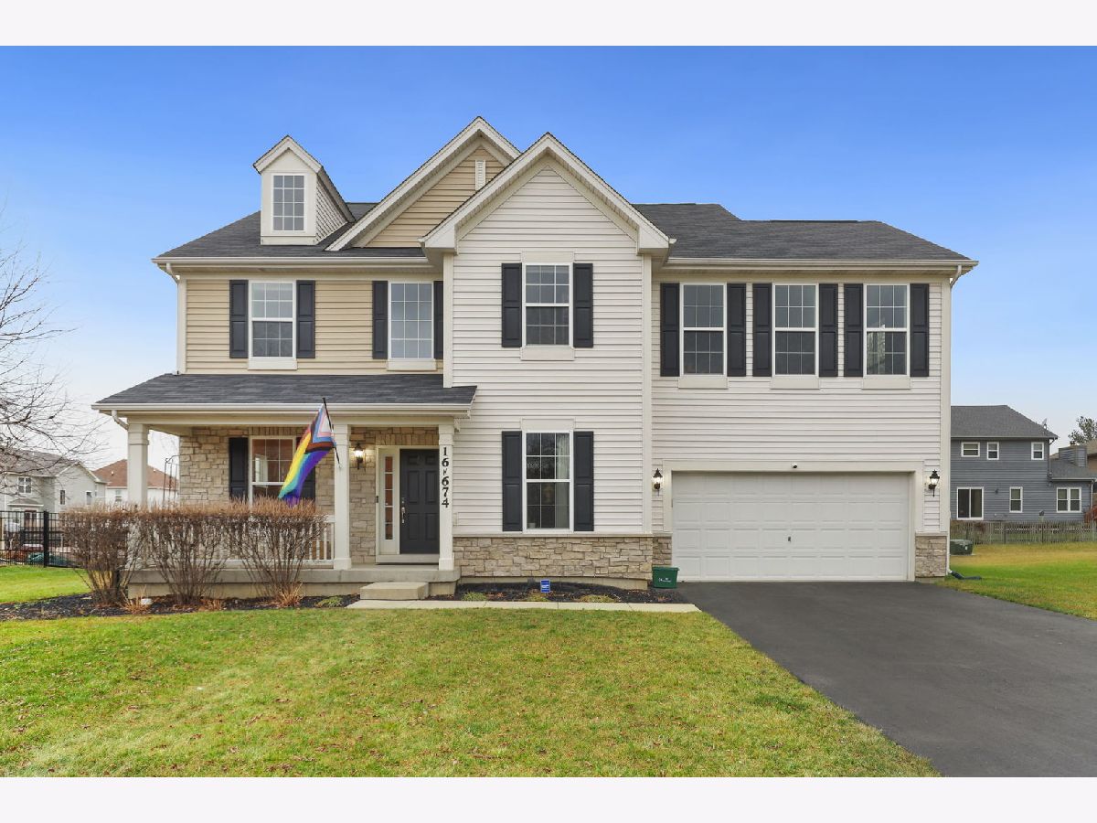 Homes Sold Stableford Willowbrook Illinois, 16W674 Hawthorne