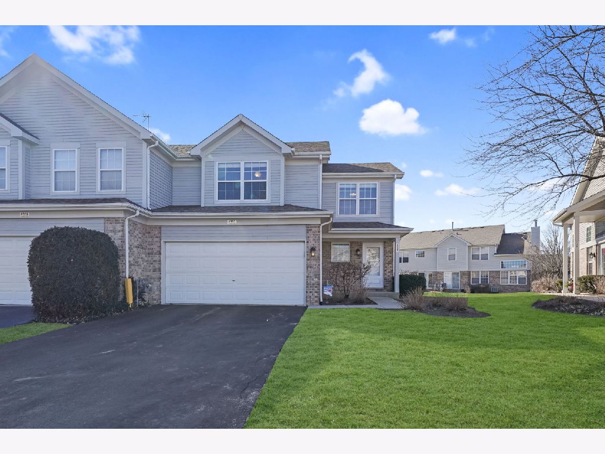 Townhomes & Condos Sold Pembroke Estates Roselle Illinois, 1557 Tuppeny