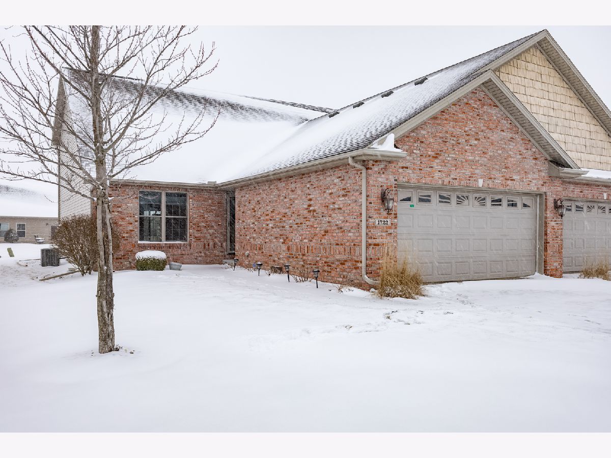 Condos & Townhomes & Homes Sold Dunraven Bloomington Illinois, 1722 Dunraven