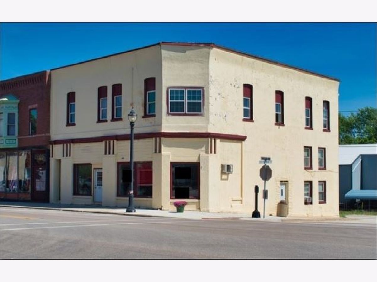  Rented Hinckley Illinois, 105 Lincoln