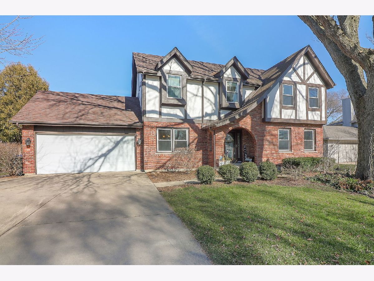 Homes & Condos & Townhomes Sold Brush Hill Naperville Illinois, 1105 Hidden Spring