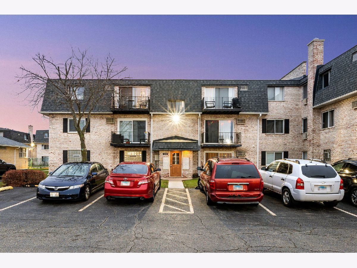 Condominiums Sold Baldwin Court Palatine Illinois, 1311 Baldwin