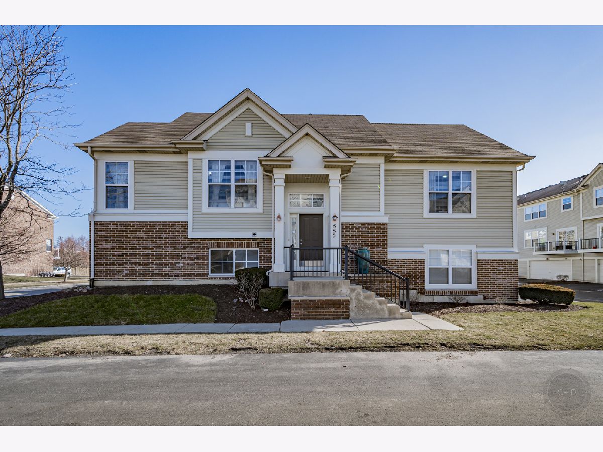 Townhomes & Condos Sold The Plaza On New York Aurora Illinois, 555 Grosvenor