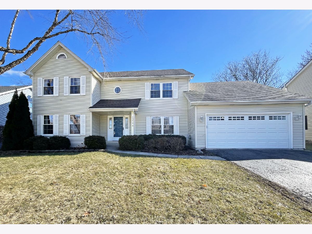 Homes & Condos & Townhomes Rented University Heights Naperville Illinois, 1528 Bailey