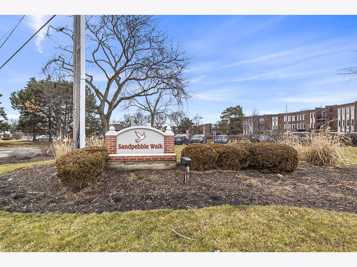 Condominiums Sold Sandpebble Walk Wheeling Illinois, 1450 Sandpebble