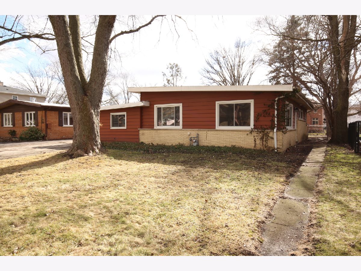 Homes Rented Northfield Woods Glenview Illinois, 4731 Lilac