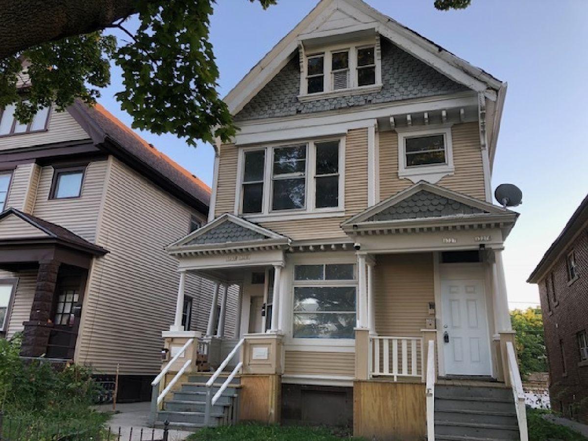  Sold Milwaukee Wisconsin, 1325-1327 Mineral