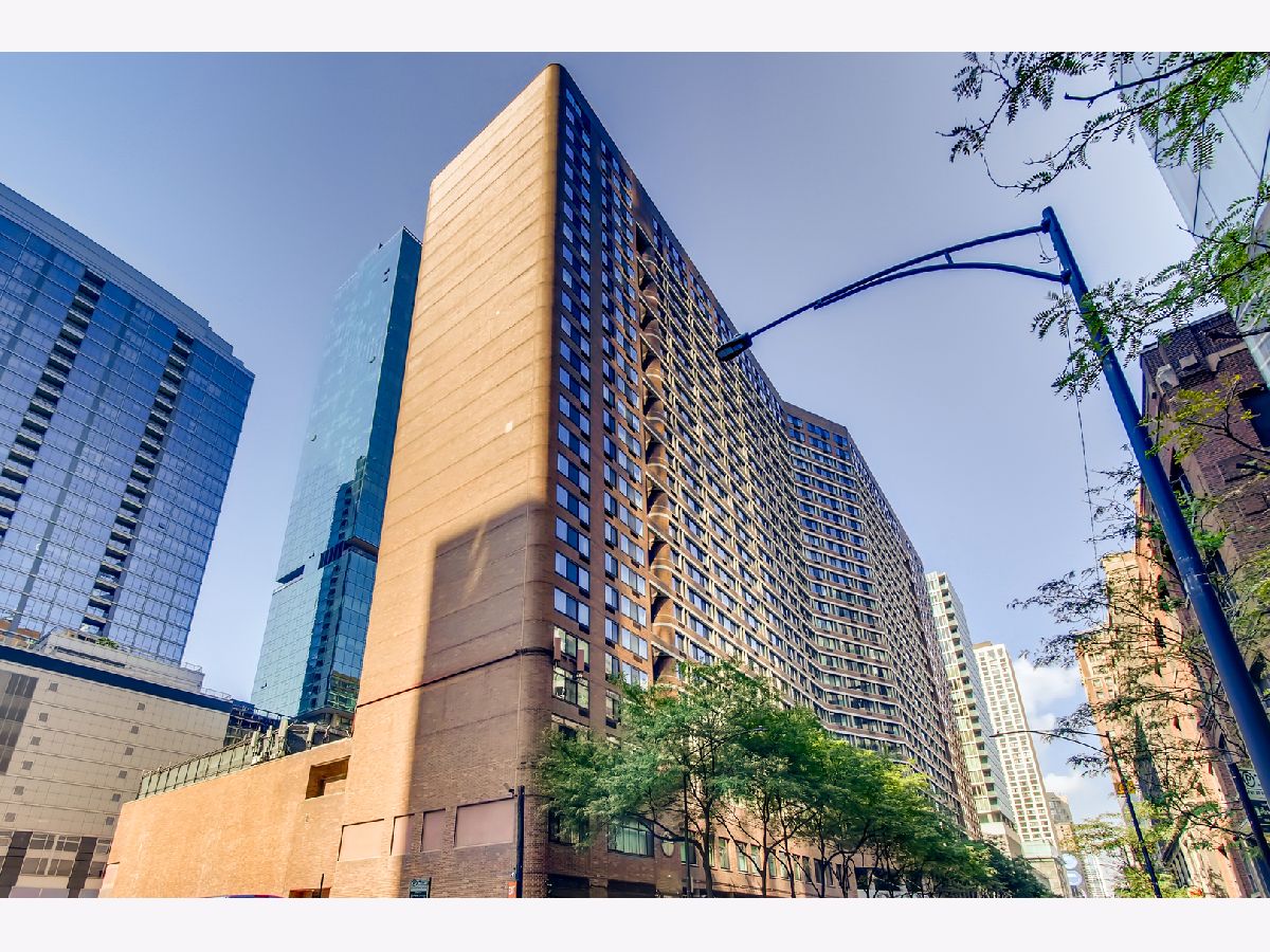 Condominiums Sold Grand Ohio Chicago Illinois, 211 Ohio