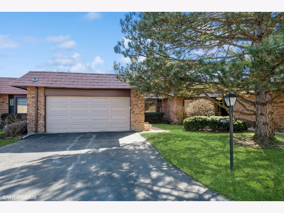 Condominiums Sold Normandy Hill Northbrook Illinois, 4042 Dundee
