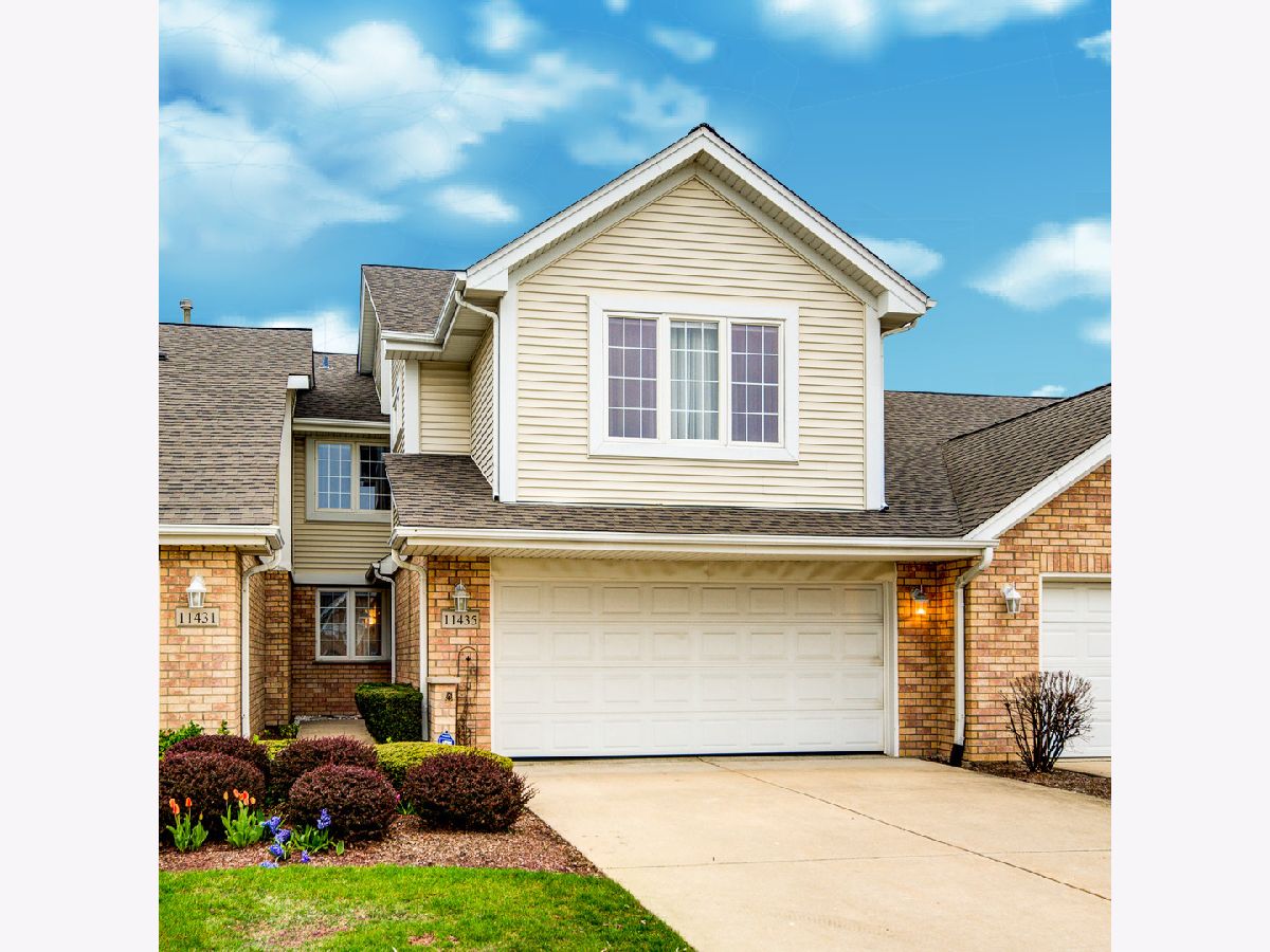 Condos & Townhomes & Homes Sold Foxwoods Oak Lawn Illinois, 11435 Foxwoods