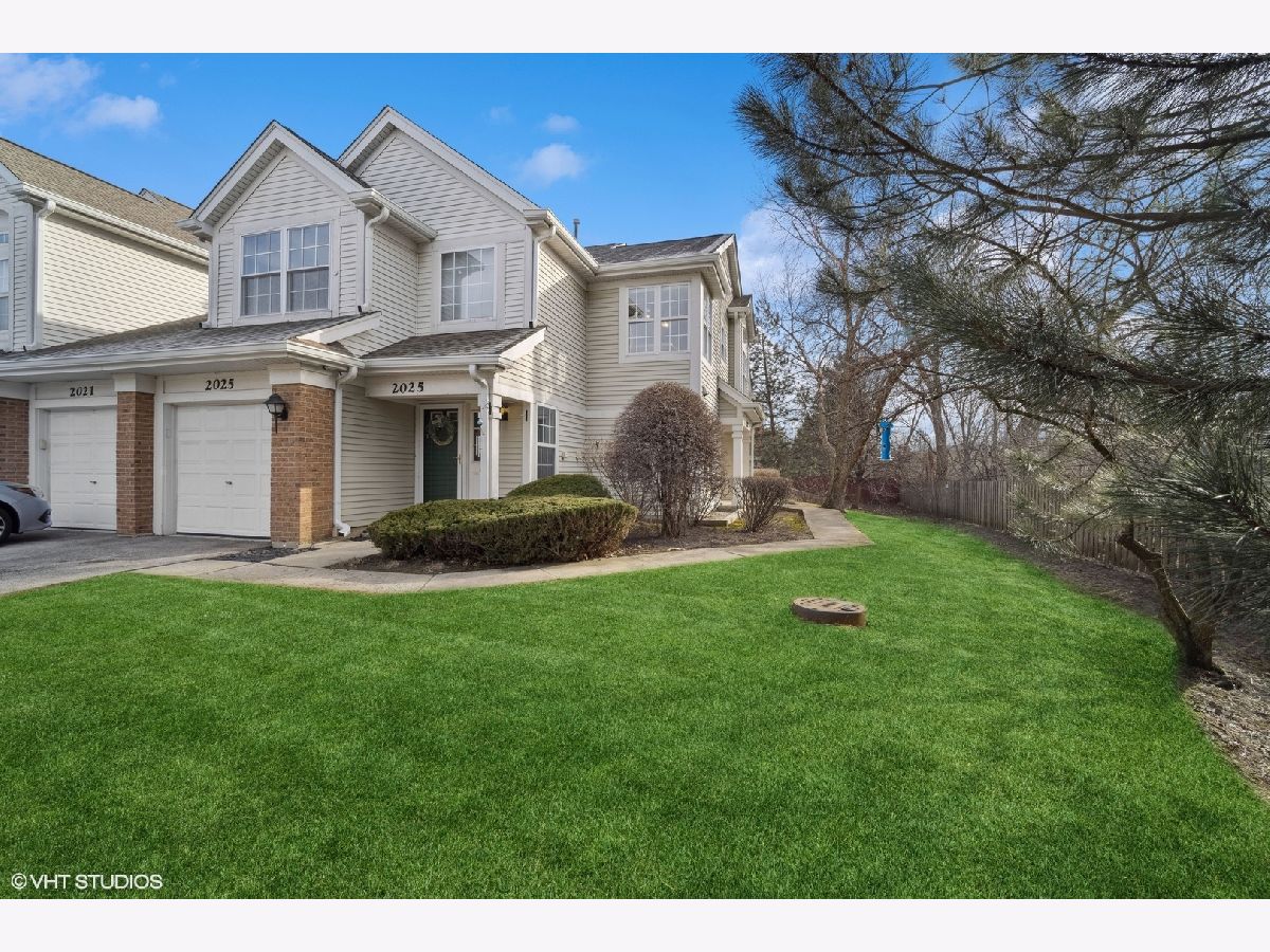 Townhomes & Condos Sold Glenview Place Northbrook Illinois, 2025 Cambria