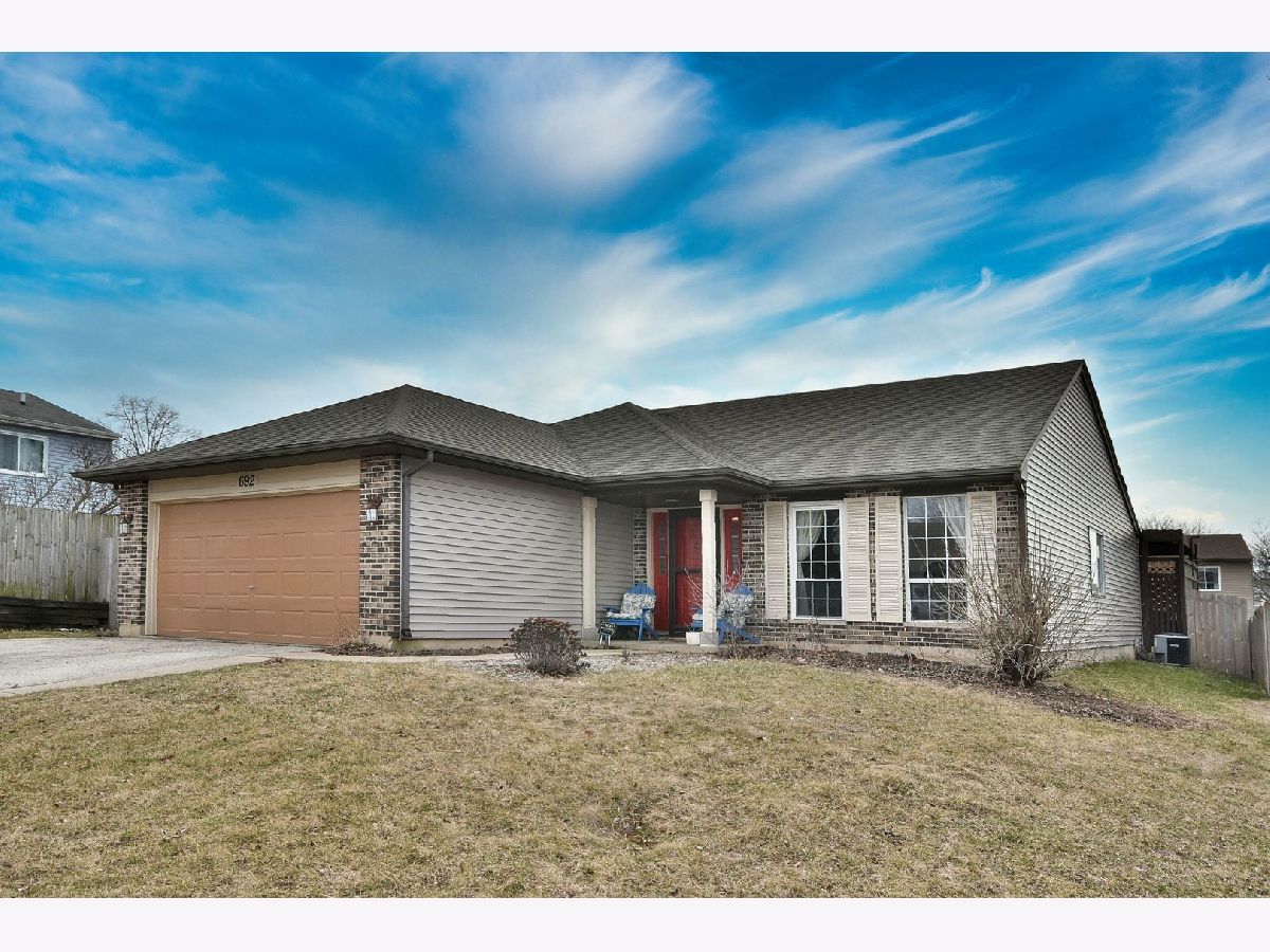 Homes & Condos & Townhomes Sold Summerhill Elgin Illinois, 692 Packard