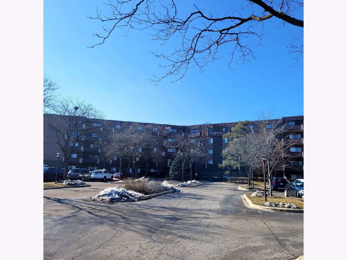 Condominiums Sold Village On The Lake Elk Grove Village Illinois, 840 Wellington