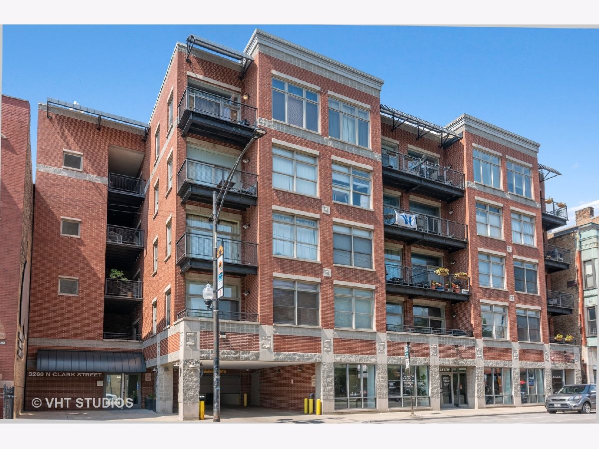 Condominiums Rented Clarksville Station Chicago Illinois, 3260 Clark