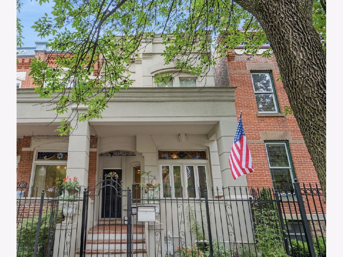 Condominiums & Homes Sold Tri-taylor Chicago Illinois, 915 Oakley